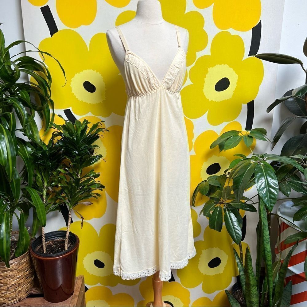 Dreamy Bohemian 1970s Pale Yellow Ribbed Knit Lace Trim Nightgown Lingerie